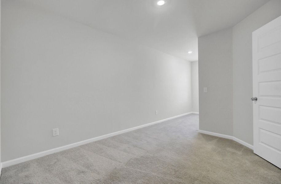 Spacious, unfurnished interior of a new home in , Summerville (Image 30).