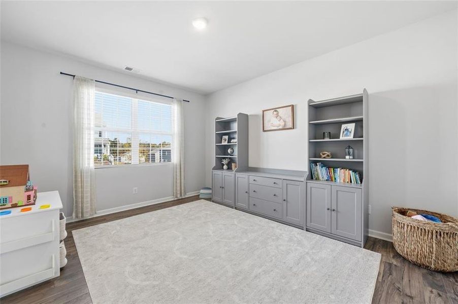 Furnished interior view inside a new home in , Dallas (Image 9).