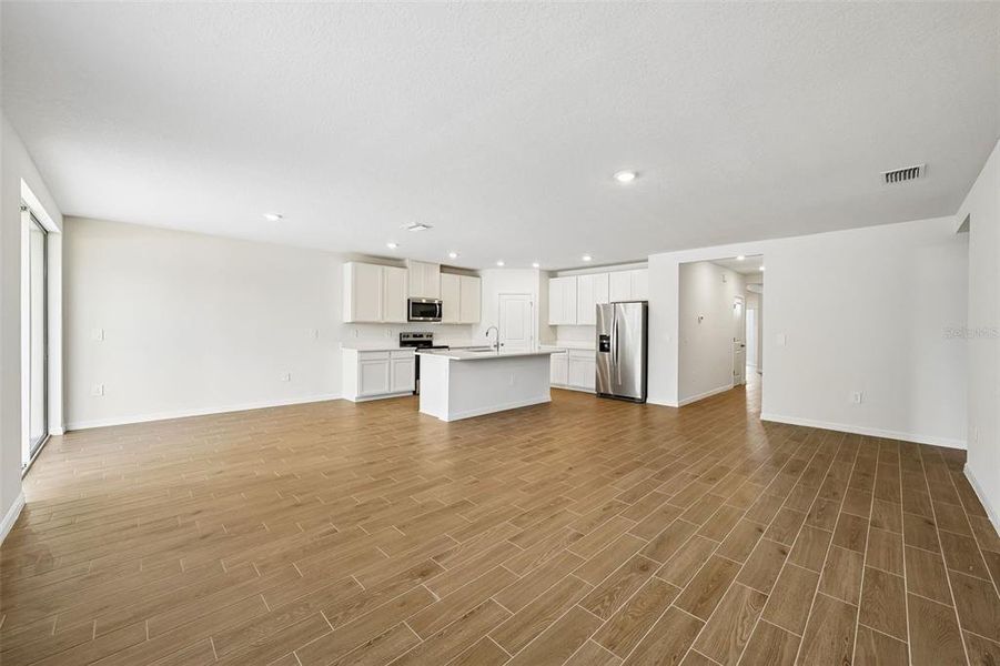 Spacious, unfurnished interior of a new home in Pine Ridge Meadows, Hudson (Image 24).