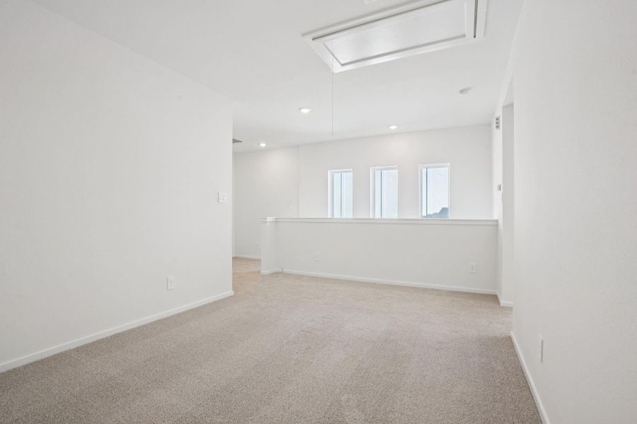 Spacious, unfurnished interior of a new home in Kemah Crossing - City Series, Kemah (Image 25).