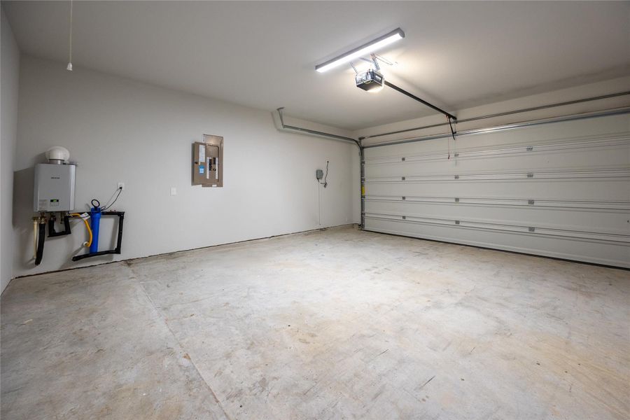 Image 8 of a home in Sunterra.