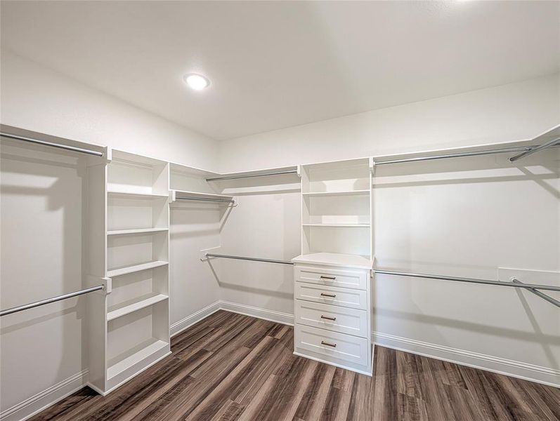 Spacious, unfurnished interior of a new home in , Tyler (Image 30).