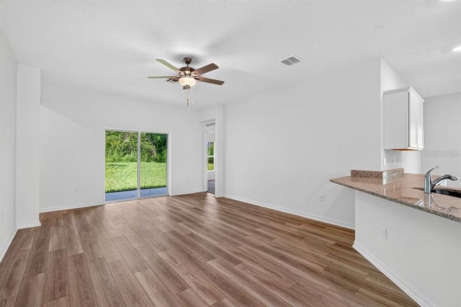 Spacious, unfurnished interior of a new home in , Deltona (Image 26).