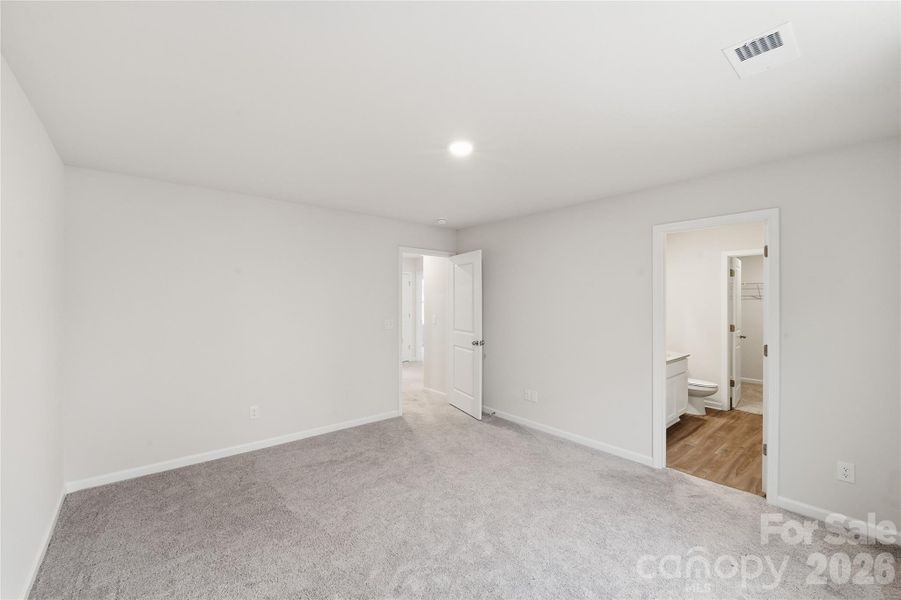 Spacious, unfurnished interior of a new home in , Shelby (Image 20).