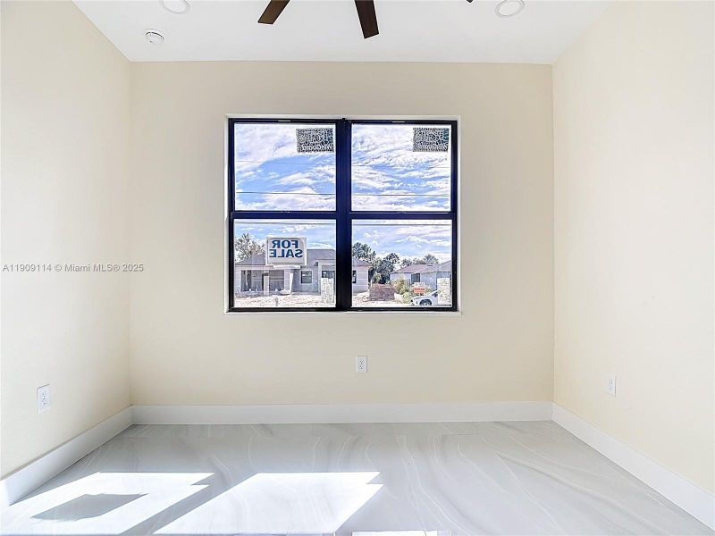 Spacious, unfurnished interior of a new home in , Lehigh Acres (Image 21).