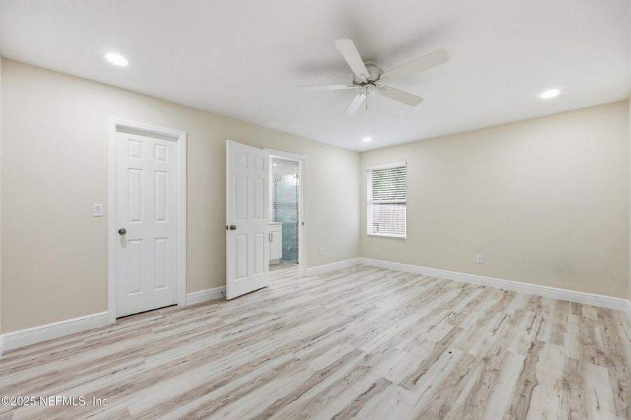 Spacious, unfurnished interior of a new home in , Jacksonville (Image 26).