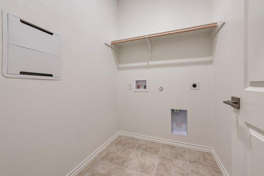 El Dorado-Concept 1660--257 Coronado Court-Laundry room-Risewell Homes