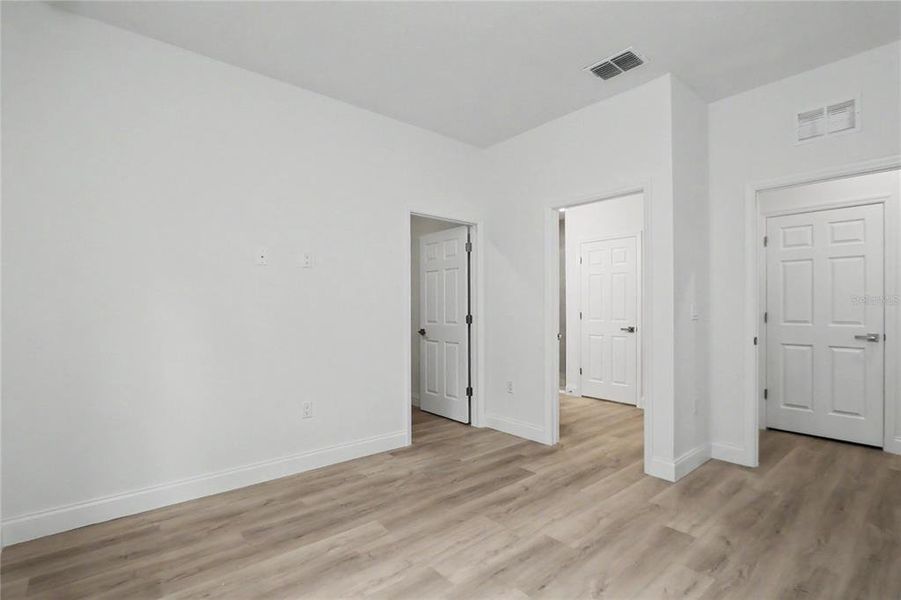 Spacious, unfurnished interior of a new home in , Citrus Springs (Image 31).
