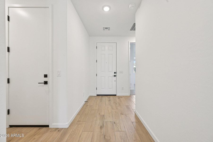 7-web-or-mls-W Buist Ave-S1001-007