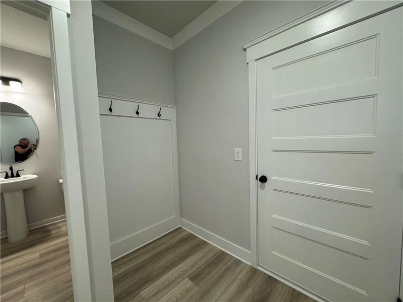 Spacious, unfurnished interior of a new home in Rosewood Lake Preserve, Hoschton (Image 28).