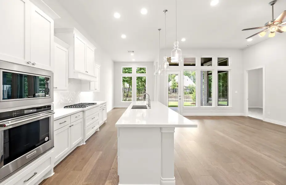 **Representative photo** **Representative photo**