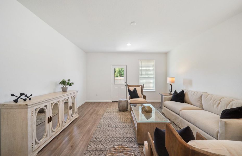 MODEL HOME images may NOT be consistent with the finished product. MODEL HOME images may NOT be consistent with the finished product.
