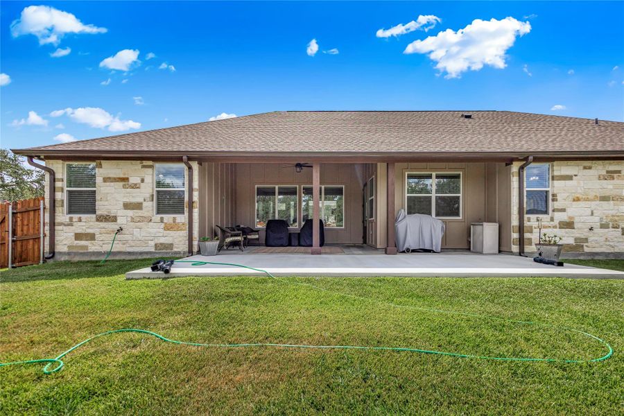 Exterior details and patio area of a home in , Cuero (Image 4).
