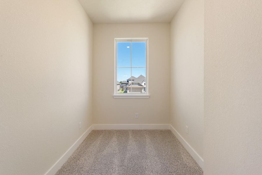 Spacious, unfurnished interior of a new home in , Brenham (Image 35).