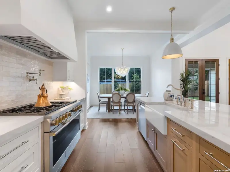 Furnished interior view inside a new home in , Alamo Heights (Image 12).