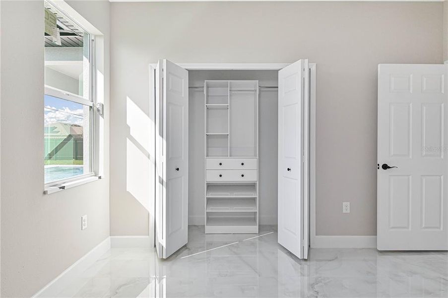 Spacious, unfurnished interior of a new home in , Cape Coral (Image 31).