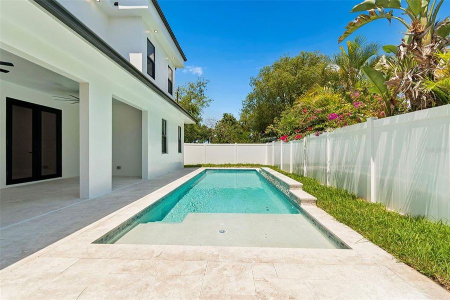 Exterior details and patio area of a home in , Tampa (Image 4).