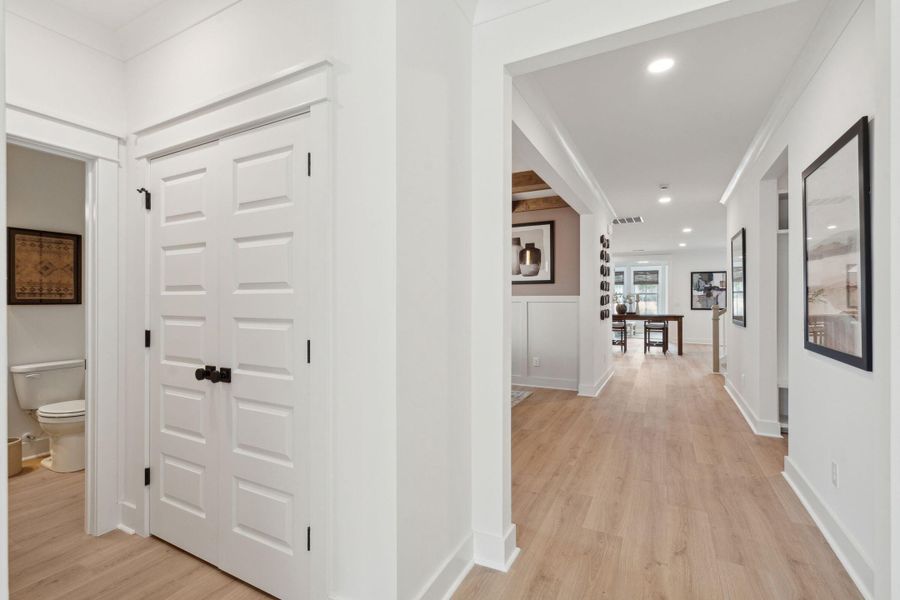 Spacious, unfurnished interior of a new home in Tidewater at Lakes of Cane Bay, Summerville (Image 21).