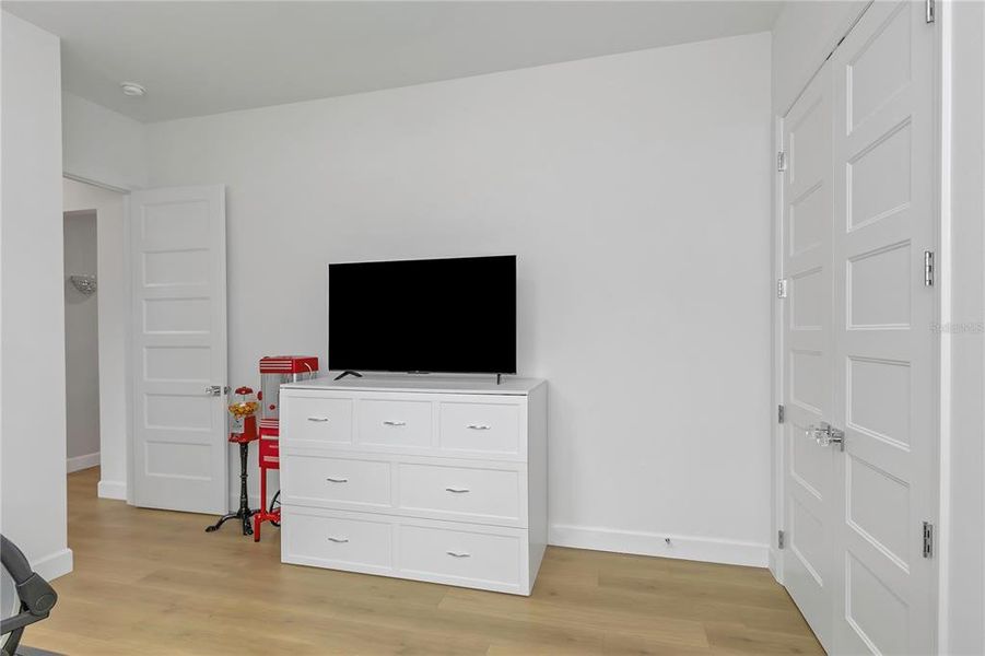 Furnished interior view inside a new home in , Tarpon Springs (Image 32).