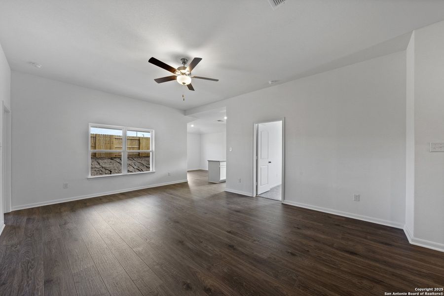 Spacious, unfurnished interior of a new home in , Lytle (Image 11).