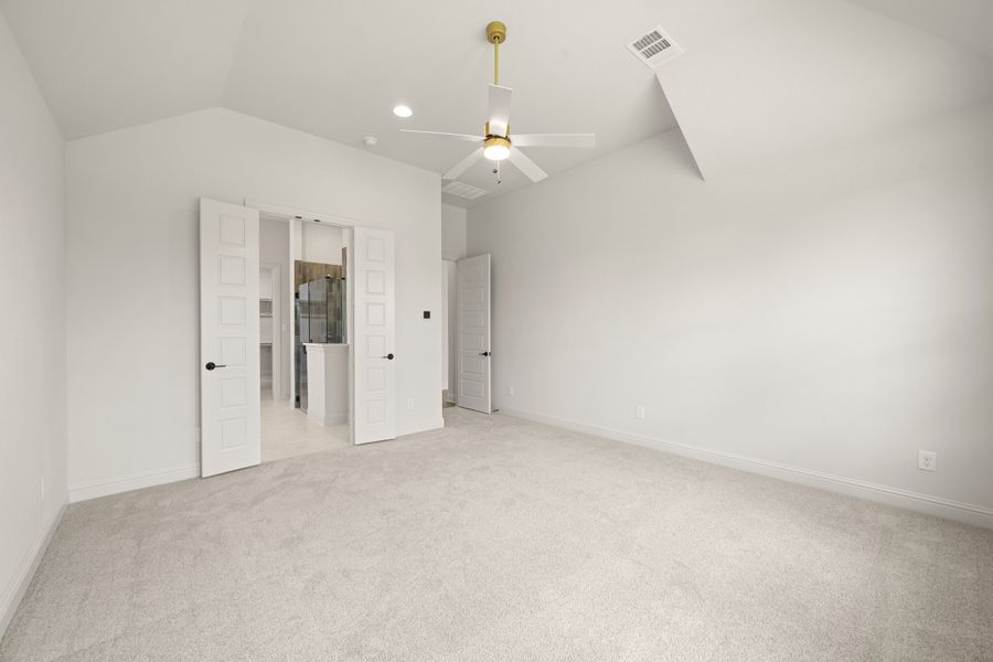 Spacious, unfurnished interior of a new home in Hayes Crossing, Midlothian (Image 24).