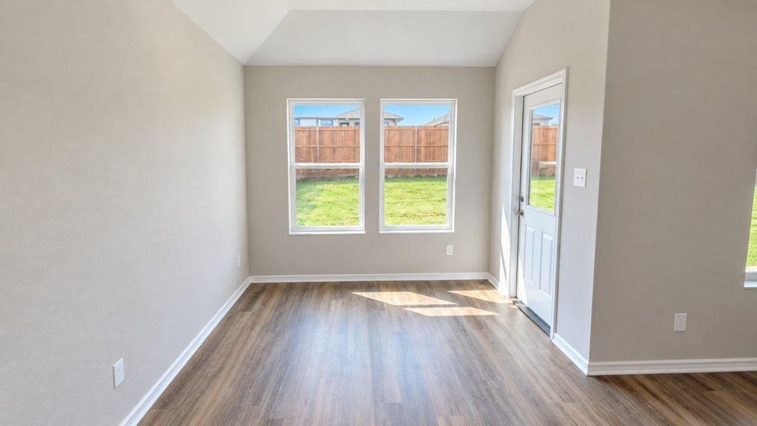Spacious, unfurnished interior of a new home in Dry Creek, Bridgeport (Image 20).