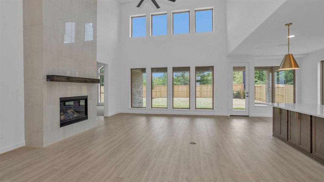 Spacious, unfurnished interior of a new home in Trinity Falls, McKinney (Image 11).