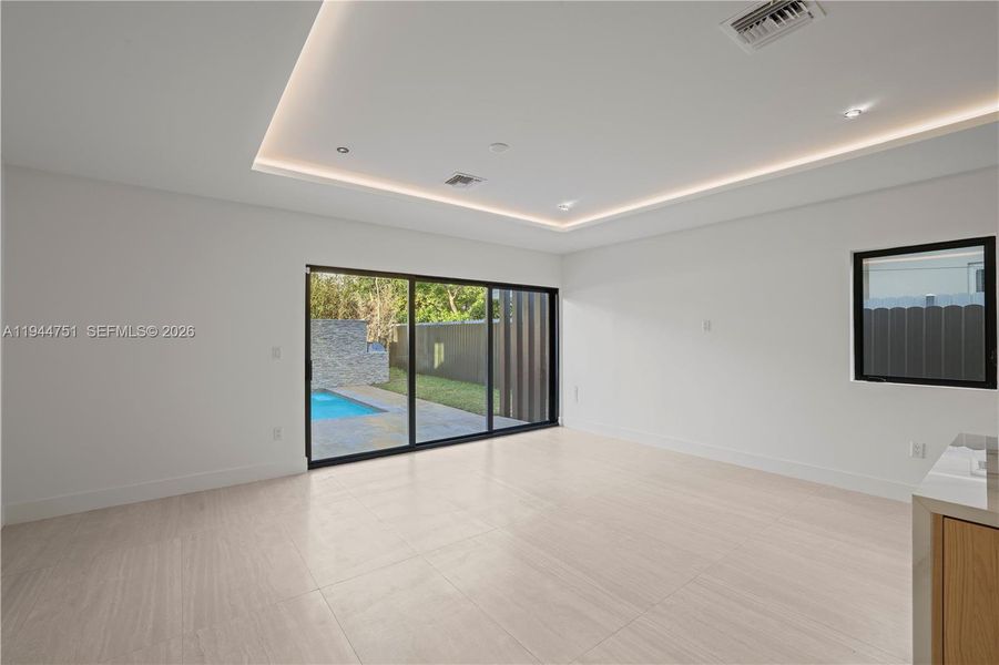 Spacious, unfurnished interior of a new home in , Miami (Image 14).