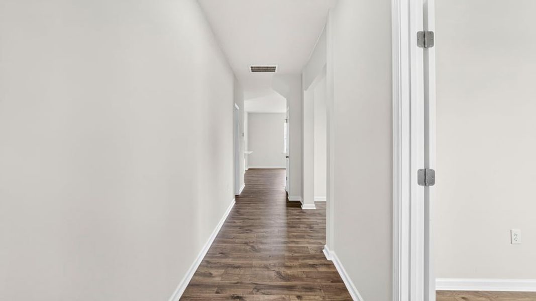 Spacious, unfurnished interior of a new home in Woodglen, Piedmont (Image 14).