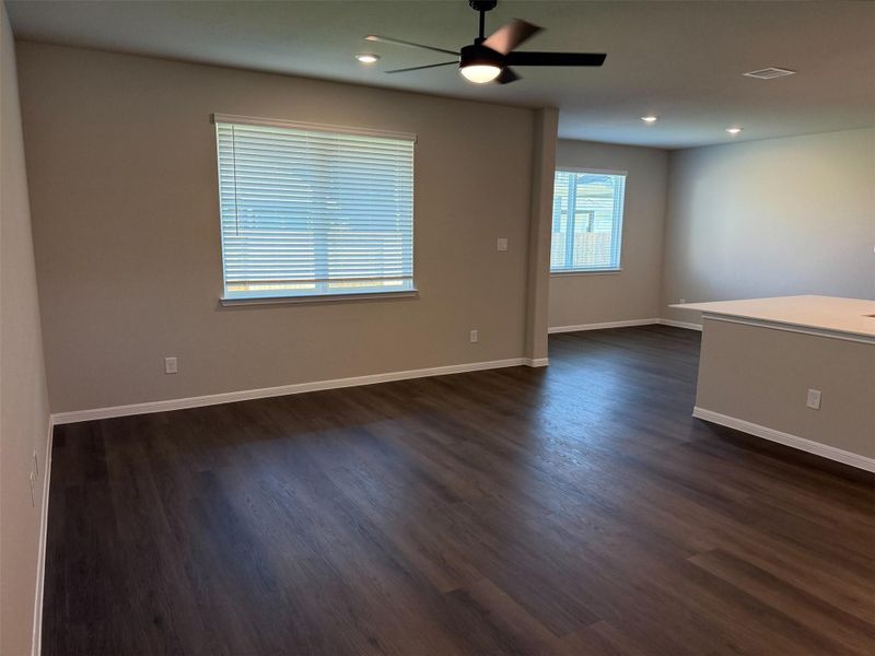 Spacious, unfurnished interior of a new home in River's Edge, Conroe (Image 25).