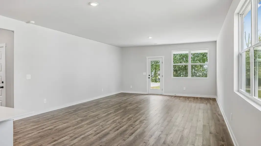 Spacious, unfurnished interior of a new home in Reserve at Hickory Ridge, Columbia (Image 29).