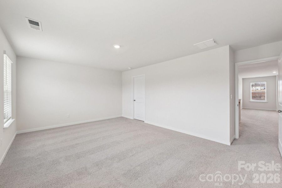 Spacious, unfurnished interior of a new home in The Hamptons at Hickory, Hickory (Image 18).