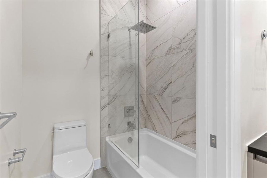 Furnished interior view inside a new home in , Oldsmar (Image 12).