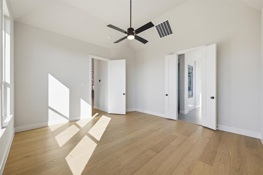 Spacious, unfurnished interior of a new home in Star Trail, Prosper (Image 18).