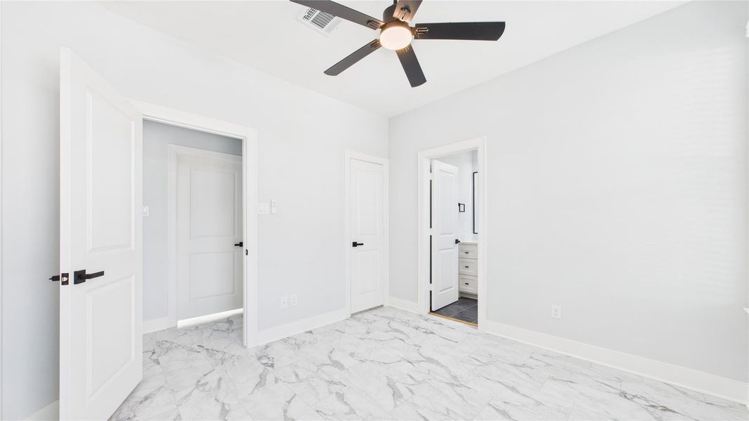 Spacious, unfurnished interior of a new home in , Houston (Image 25).