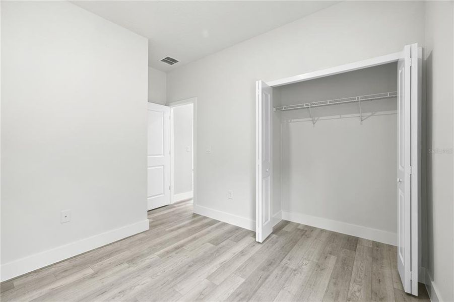 Spacious, unfurnished interior of a new home in , Ocala (Image 23).