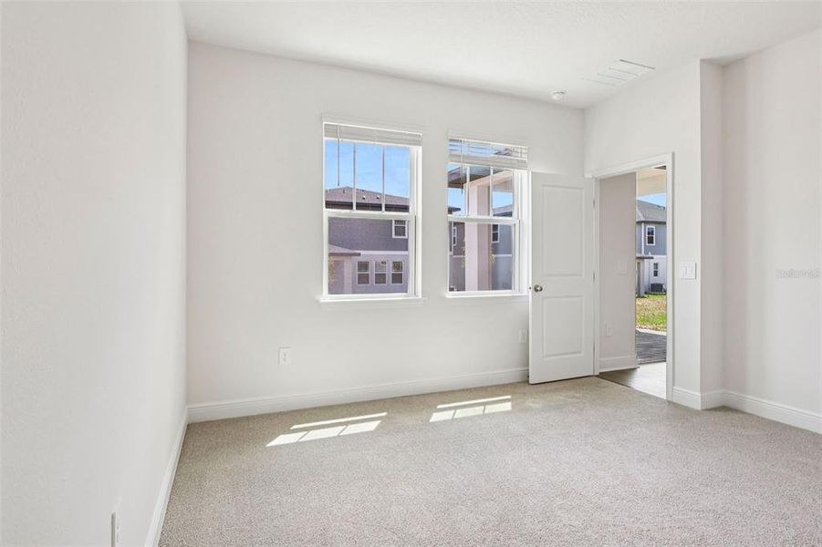 Spacious, unfurnished interior of a new home in Cyrene at Minneola, Minneola (Image 28).