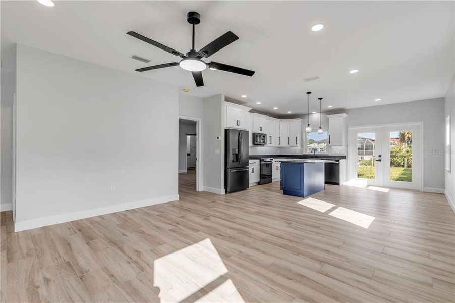 Spacious, unfurnished interior of a new home in , Oak Hill (Image 42).