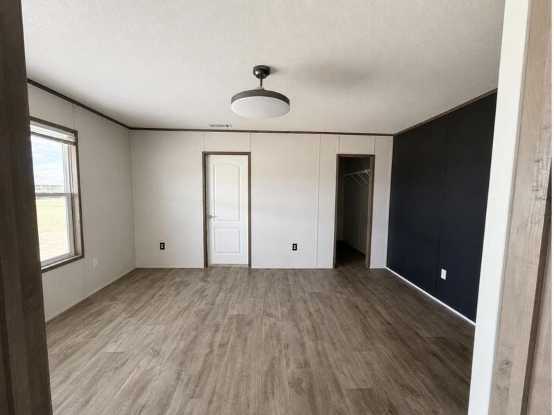 Spacious, unfurnished interior of a new home in , Cleveland (Image 4).