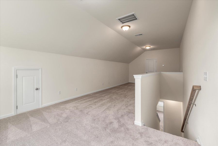 Spacious, unfurnished interior of a new home in Parker's Preserve, Ridgeville (Image 11).