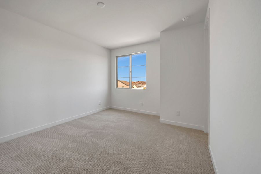 Spacious, unfurnished interior of a new home in Soleo, San Tan Valley (Image 43).