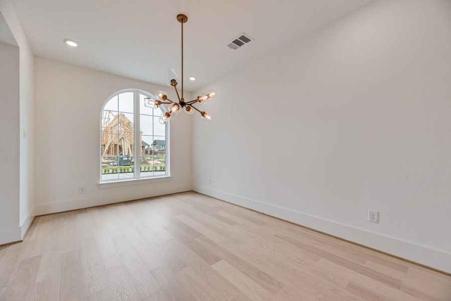 Spacious, unfurnished interior of a new home in Park Place, Prosper (Image 24).