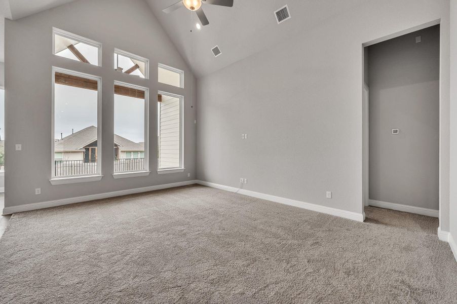 Spacious, unfurnished interior of a new home in Crescent Bluff, Georgetown (Image 17). Spacious, unfurnished interior of a new home in Crescent Bluff, Georgetown (Image 17).