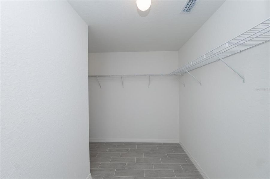 Spacious, unfurnished interior of a new home in , Frostproof (Image 9).