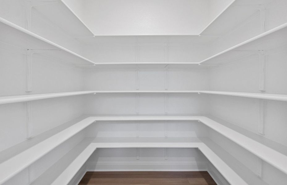 Spacious, unfurnished interior of a new home in Bluffview Reserve, Leander (Image 23).