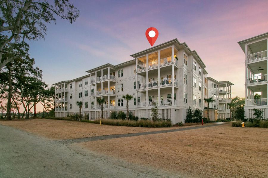 Condo located in Charleston, SC showcasing its design and architecture (Image 3).