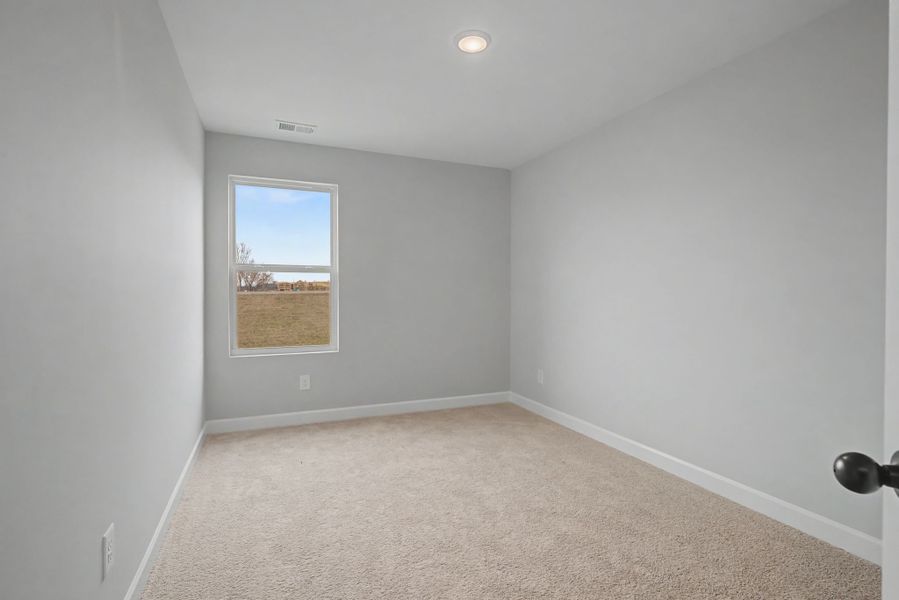 Spacious, unfurnished interior of a new home in Oxford Station, Gallatin (Image 45).