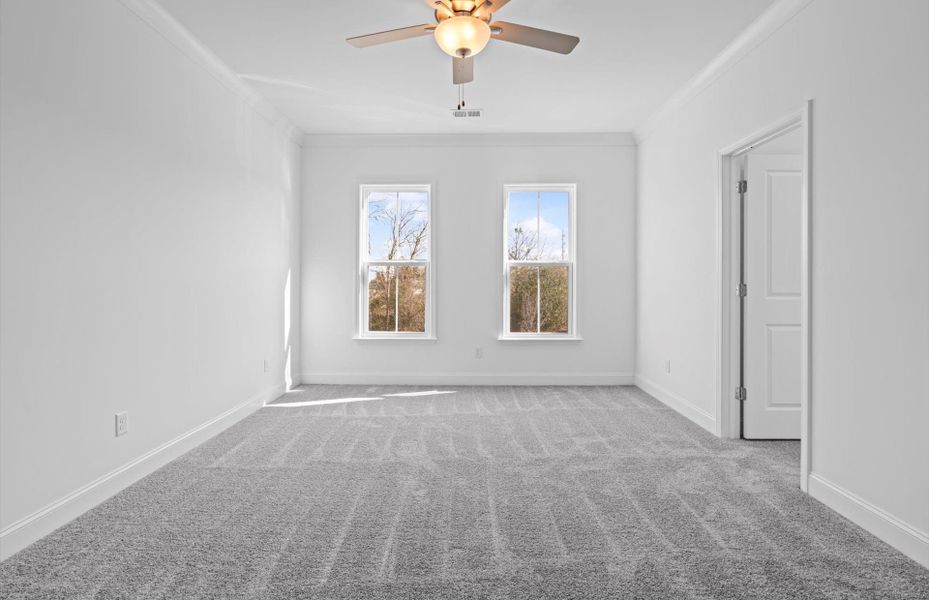 Spacious, unfurnished interior of a new home in Alston Park, Greenville (Image 18).