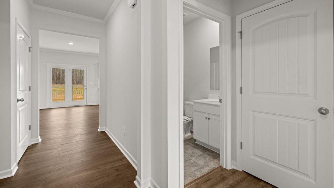 Spacious, unfurnished interior of a new home in Sheffield Highlands, Dallas (Image 13).