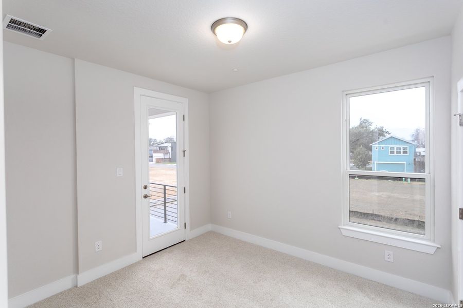 Spacious, unfurnished interior of a new home in , San Antonio (Image 22).